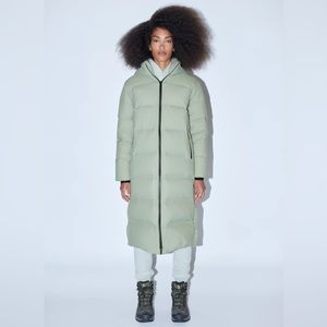 Aritzia Superpuff H2O Long Puffer (waterproof)